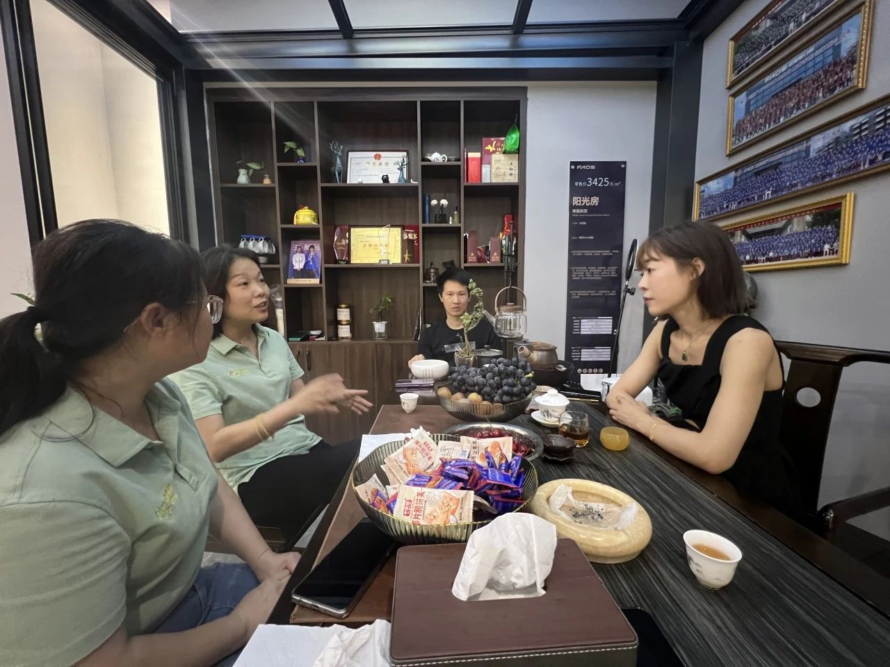 cac1b811f144a8abcb4ea5fd8c72ff14.jpg