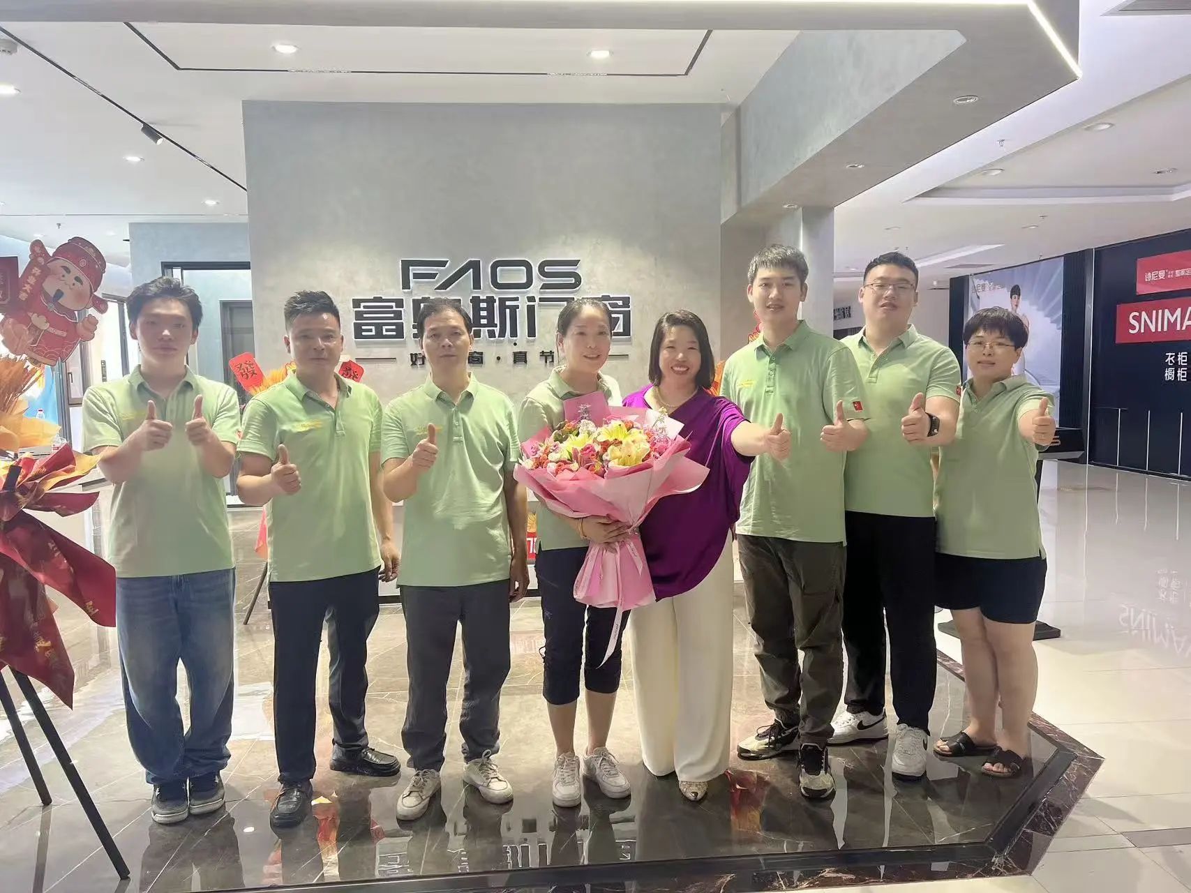 富奥斯门窗 | 胶州店新店启航，董事长潘慧玲带领核心团队支持新店！